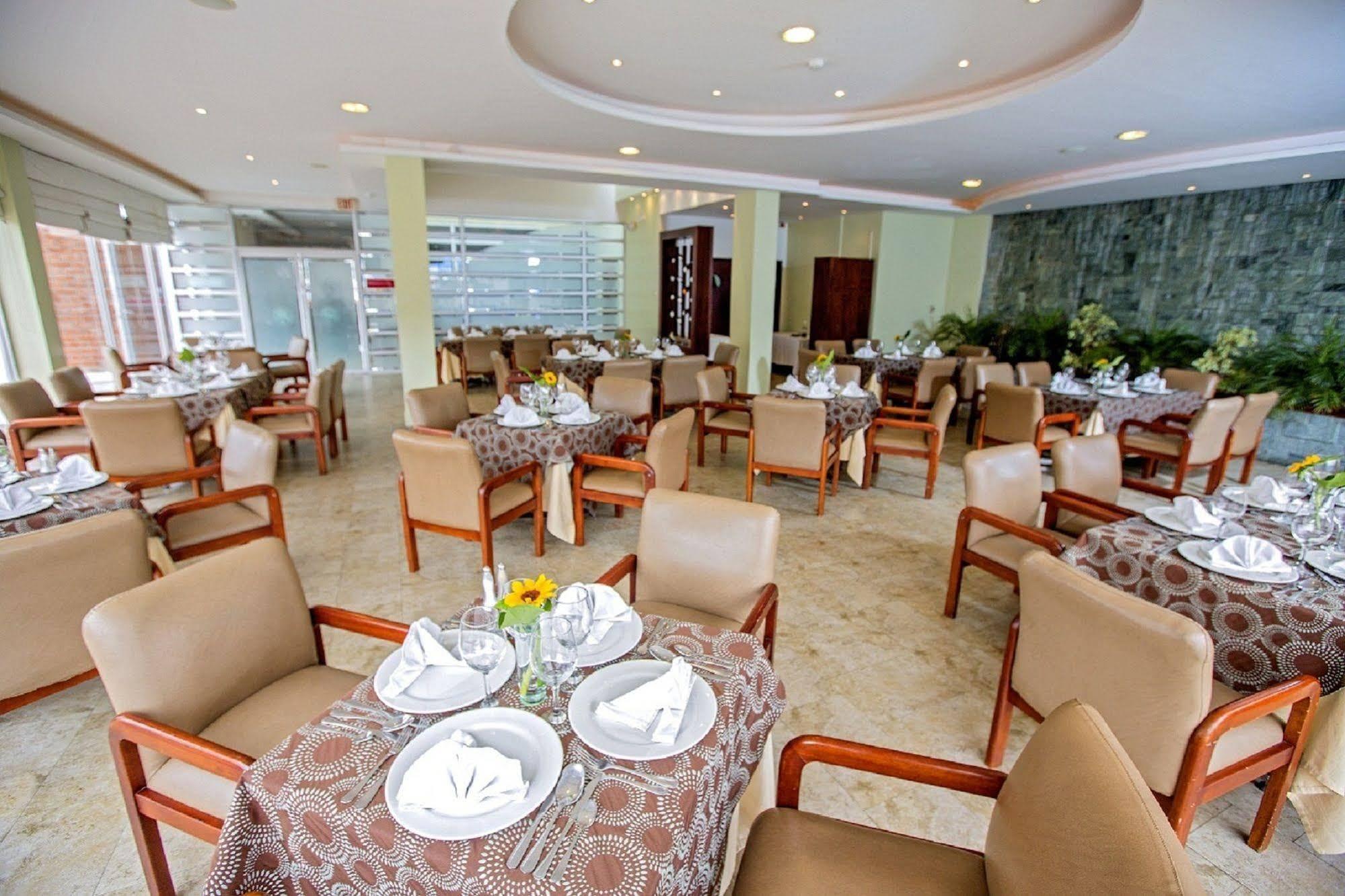 Hotel Ambato Exterior photo