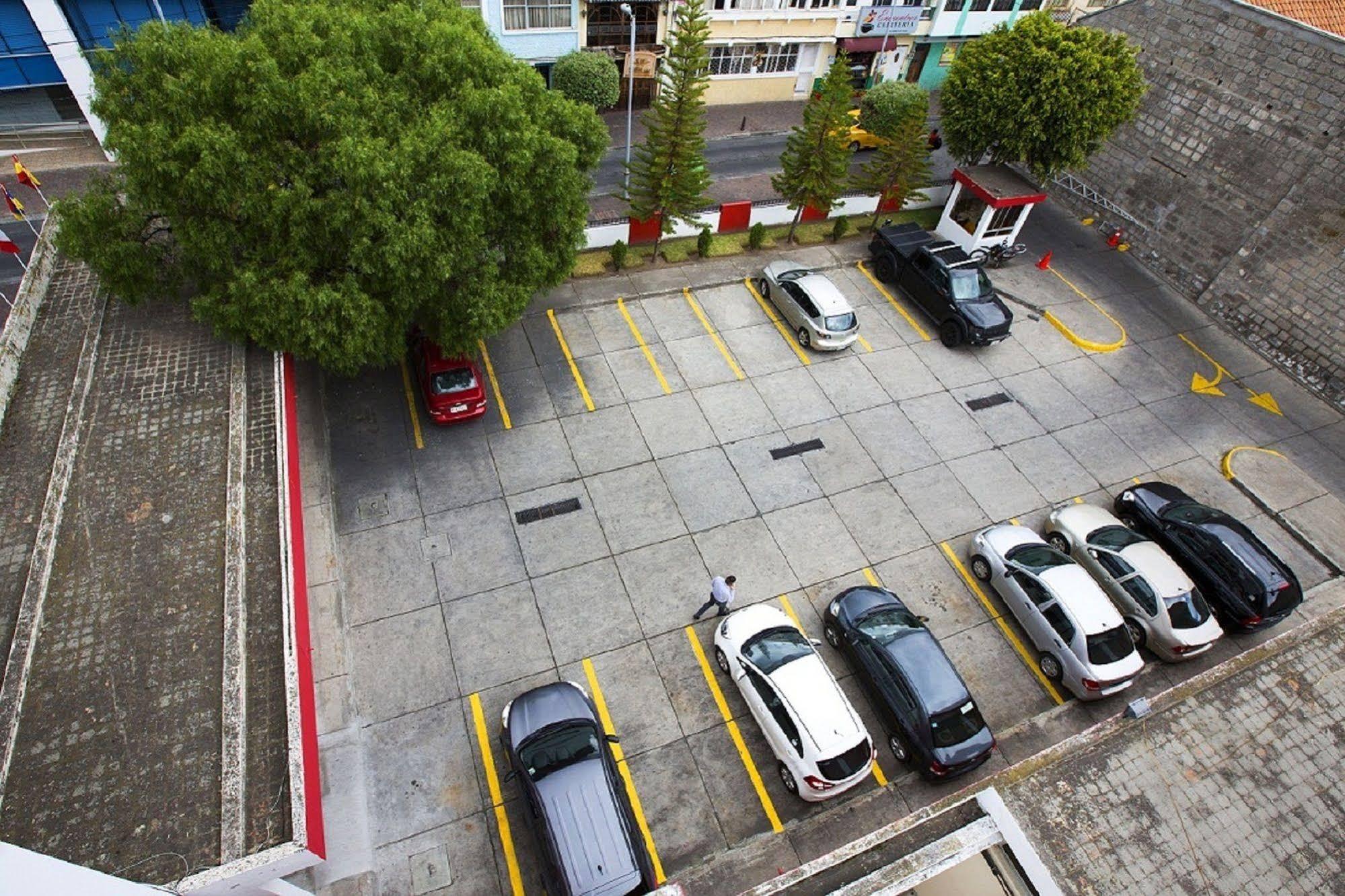 Hotel Ambato Exterior photo